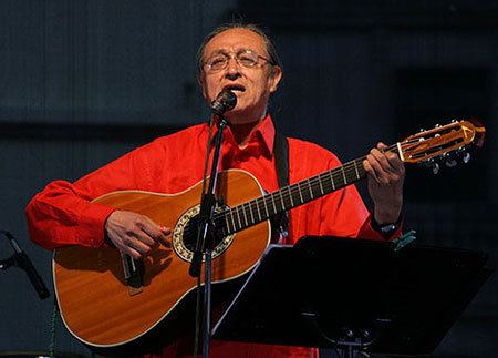Gabino Palomares Gabino Palomares celebra 40 aos de cantautor