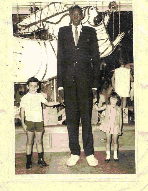 Gabriel Estêvão Monjane Gabriel Monjane The tallest man Mozambique Portugal