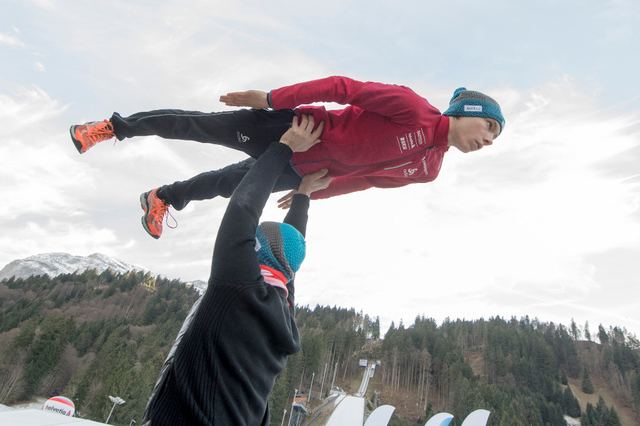 Gabriel Karlen Saut skis A Oberstdorf Gabriel Karlen volera devant 30000