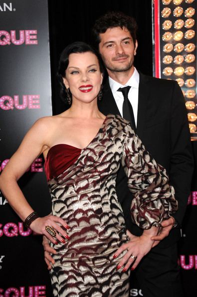 Gabriele Corcos Getting A Taste Of Extra Virgin With Debi Mazar And