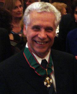 Gabriele Veneziano httpsuploadwikimediaorgwikipediacommonsthu