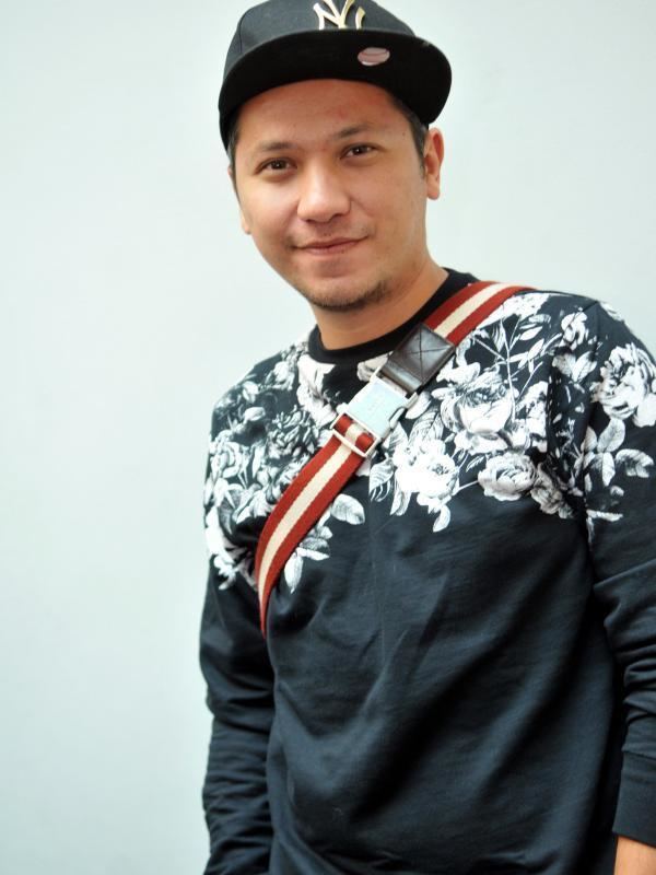 Gading Marten Jelang Jadi Host FFB 2015 Gading Marten Pose Bareng Ridwan Kamil