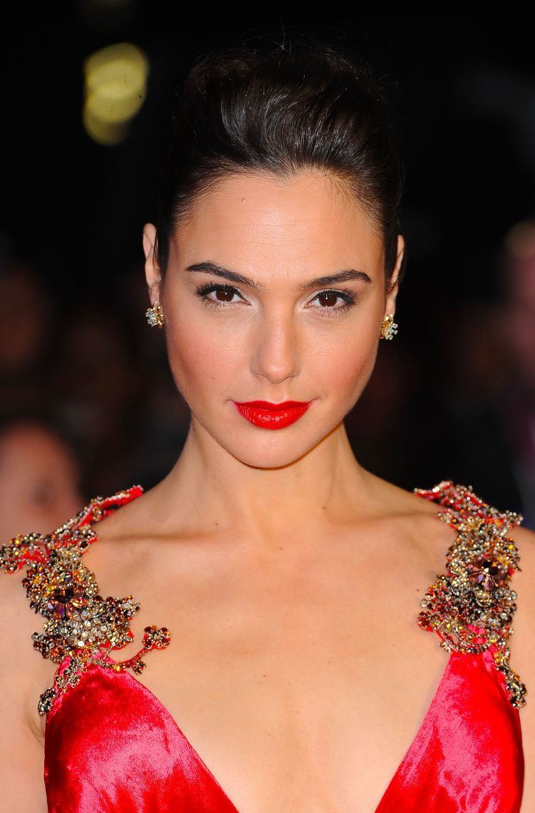 Gal Gadot WATCH Gal Gadot Rocks in Wonder Woman Trailer Gal gadot Wonder