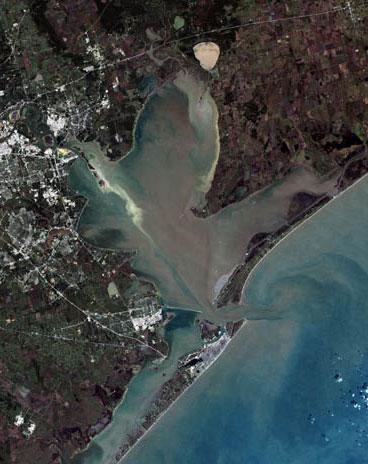 Galveston Bay httpsuploadwikimediaorgwikipediacommonsff