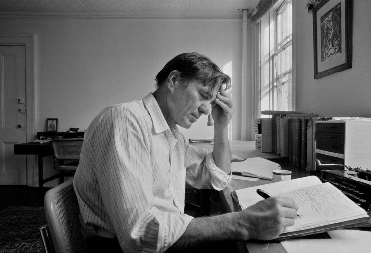 Galway Kinnell Galway Kinnell PlainSpoken Poet Is Dead at 87 The New York Times