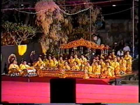Gamelan gong kebyar Balinese Gamelan Kebyar style Bali Arts Festival 1997 YouTube