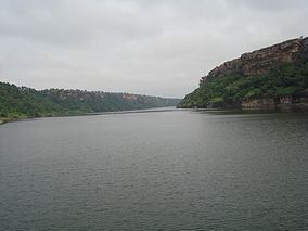 Gandhi Sagar Sanctuary httpsuploadwikimediaorgwikipediacommonsthu