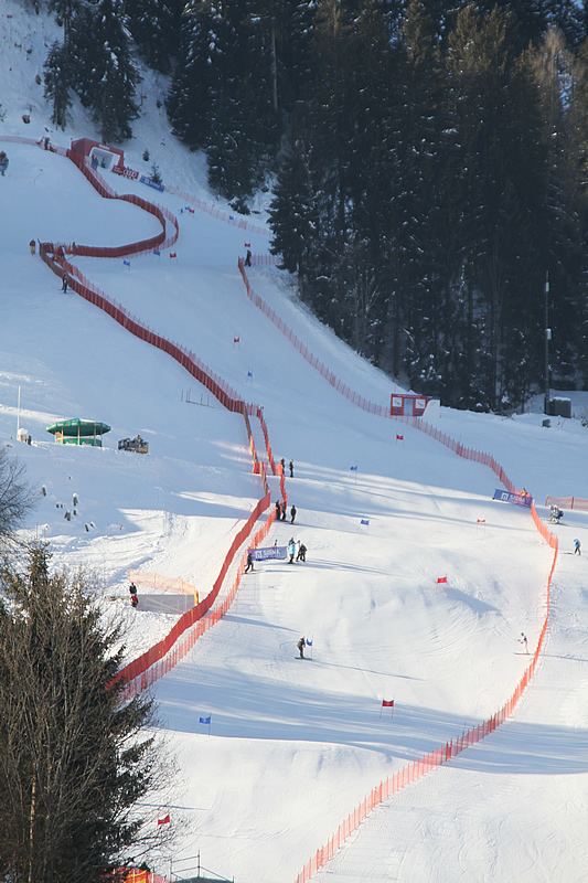 Ganslernhang Slowenien gewinnt JUNIOR RACE in Kitzbhel Ski Weltcup 201617