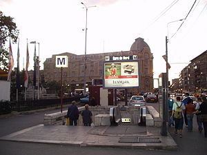 Gara de Nord metro station httpsuploadwikimediaorgwikipediacommonsthu