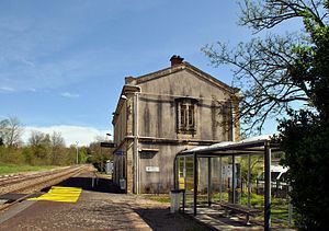 Gare de Cransac httpsuploadwikimediaorgwikipediacommonsthu