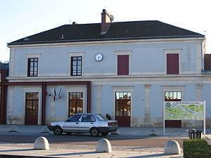 Gare de Montbard httpsuploadwikimediaorgwikipediacommonsthu