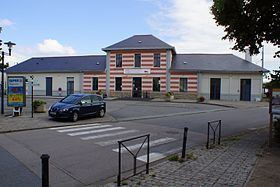 Gare de Rosporden httpsuploadwikimediaorgwikipediacommonsthu