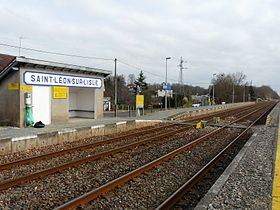Gare de Saint-Léon-sur-l'Isle httpsuploadwikimediaorgwikipediacommonsthu