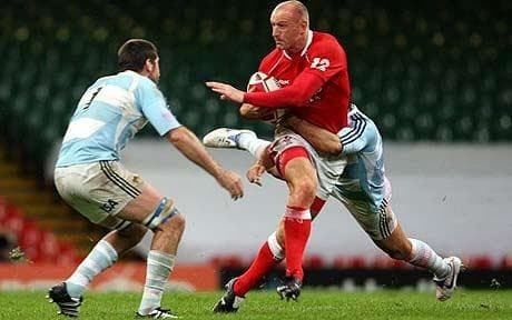 Gareth Thomas (rugby) Gareth Thomas completes switch from union to Wales rugby