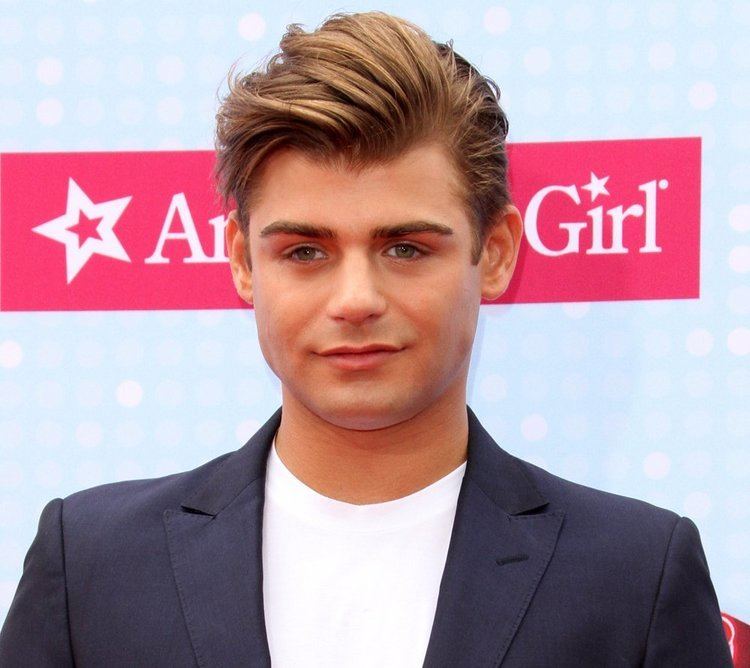 Garrett Clayton garrettclayton2015radiodisneymusicawards01jpg