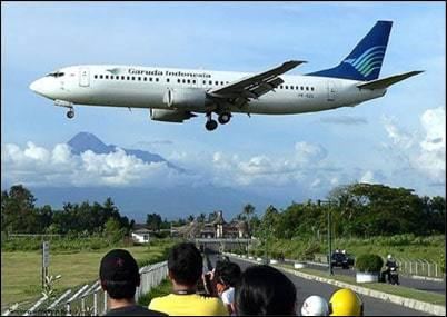 Garuda Indonesia Flight 200 Fear of Landing PULL UP PULL UP Garuda Indonesia flight GA200 in