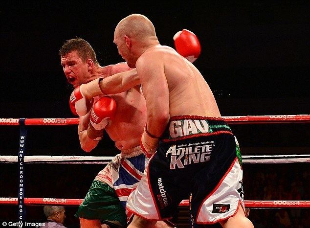 Gary Buckland Gavin Rees hangs up the gloves on a high with split decision win