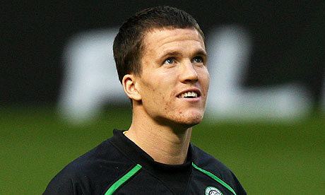 Gary Caldwell Gary Caldwell handed contract ultimatum by Celtic manager