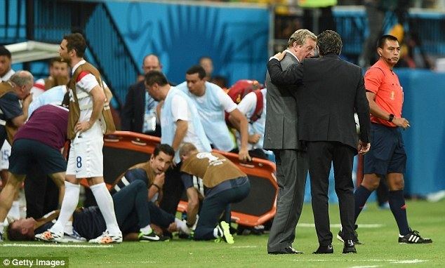 Gary Lewin England physio Gary Lewin INJURED with dislocated ankle
