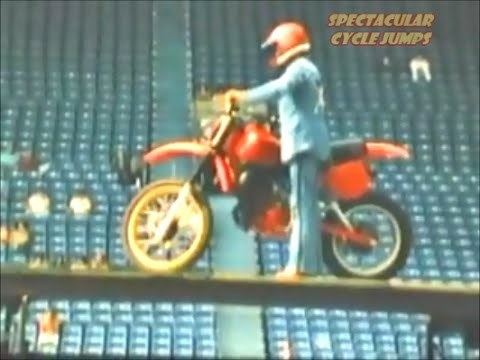 Gary Wells (motorcyclist) GARY WELLS LA Coliseum jump STUNNER YouTube