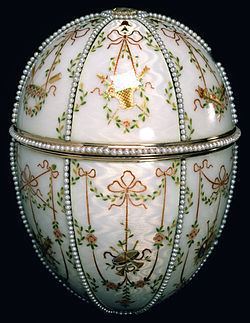 Gatchina Palace (Fabergé egg) httpsuploadwikimediaorgwikipediacommonsthu