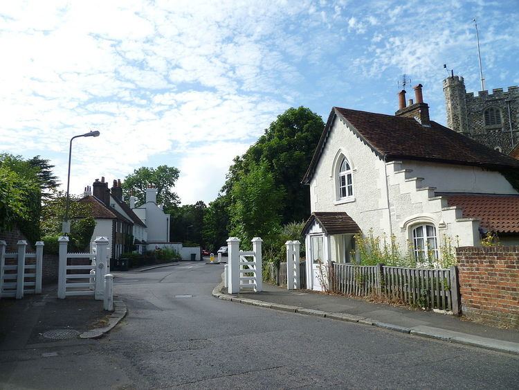 Gate House and Gate, Monken Hadley