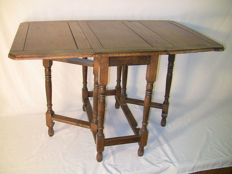 Gateleg table