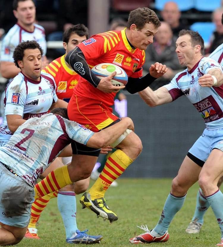 Gavin Hume Perpignan centre Gavin Hume causes chaos in the Bourgoin defence
