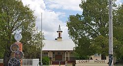 Gayndah Court House httpsuploadwikimediaorgwikipediacommonsthu