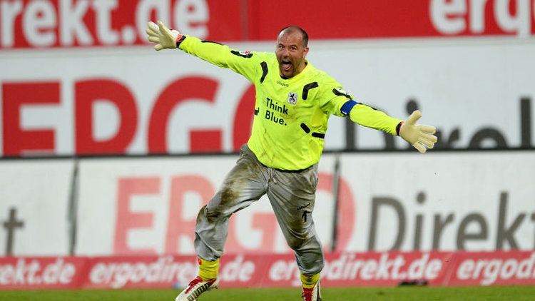 Gábor Király Transfer news Gabor Kiraly set to join Fulham from 1860 Munich