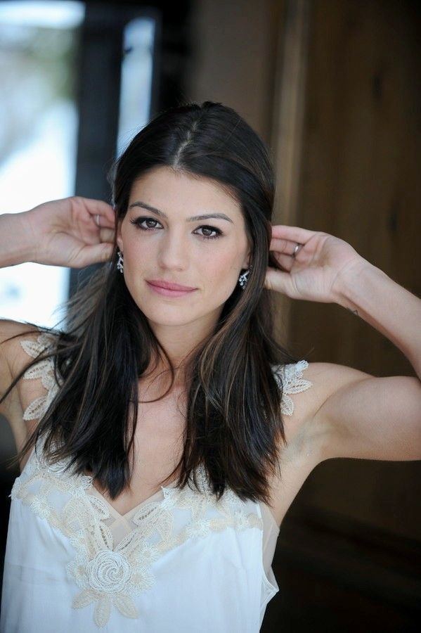 genevieve cortese da3bf660 43e0 43c9 8a85 882779cef4d resize 750 - Tinder or Bumble: Which application Works For You? Bumble means men also worried or sluggish to make contact with lady.