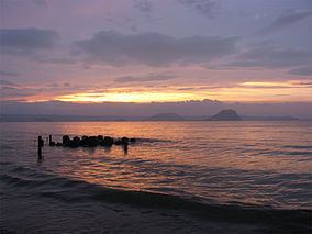 Genkai Quasi-National Park httpsuploadwikimediaorgwikipediacommonsthu