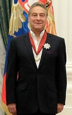 Gennady Khazanov httpsuploadwikimediaorgwikipediacommons22