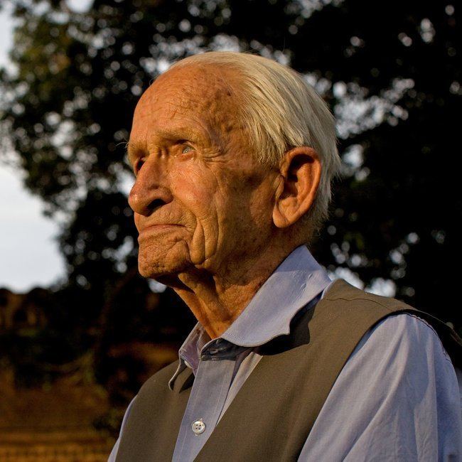 Geoffrey Langlands Briton There at Pakistan39s Birth Lingers at 94 a Living