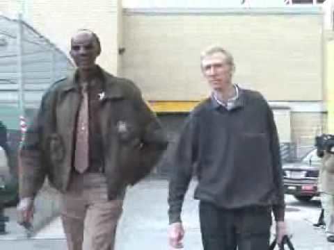 George Bell (basketball) America39s Tallest Man Gets a New Bed YouTube