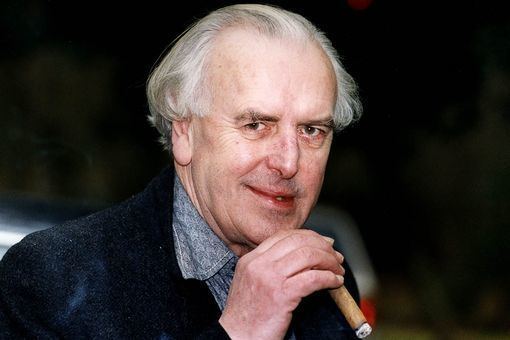 George Cole (actor) Minder star George Cole dies aged 90 after revealing wish