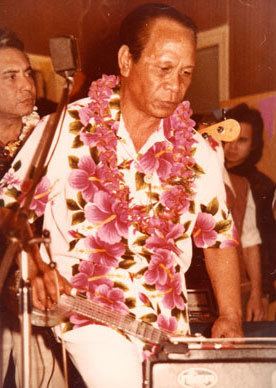 George de Fretes George de Fretes De ongekroonde koning van de Hawaiian steelgitaar