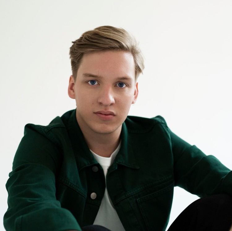 George Ezra httpslh3googleusercontentcomq3I5JZXlHccAAA