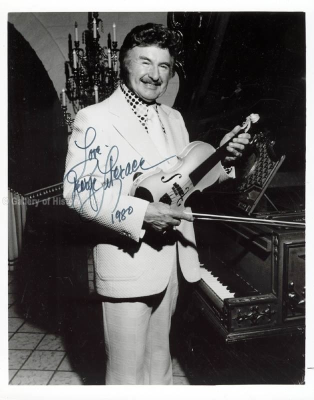 George Liberace George Liberace Photograph Signed 1980 Autographs Manuscripts