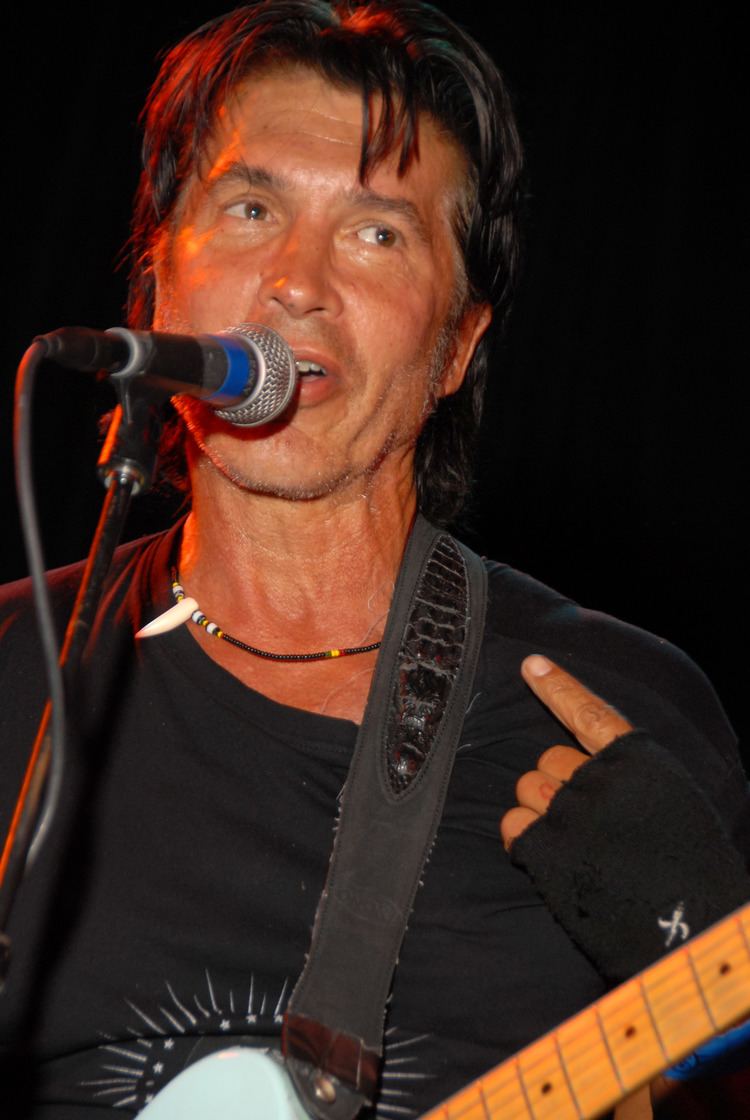 George Lynch (musician) httpsuploadwikimediaorgwikipediacommons55