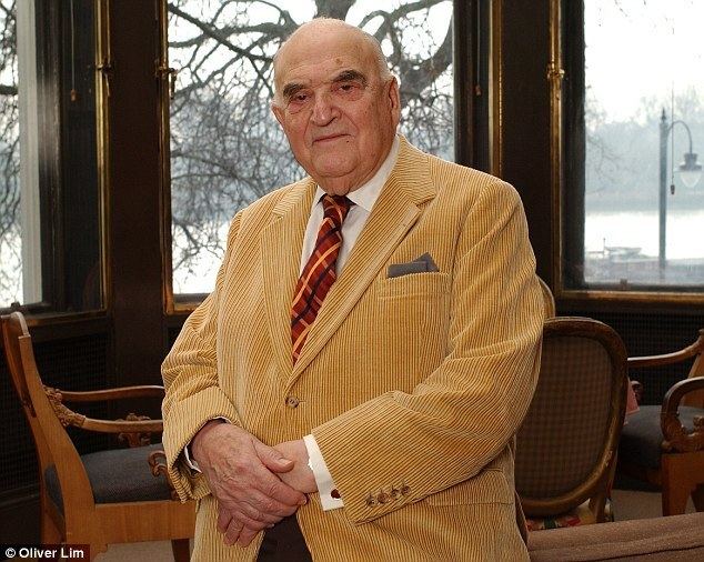George Weidenfeld, Baron Weidenfeld Jewish peer Lord Weidenfeld funds rescue of thousands of