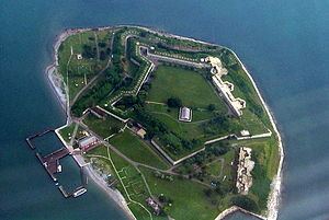 Georges Island (Massachusetts) httpsuploadwikimediaorgwikipediaenthumb7