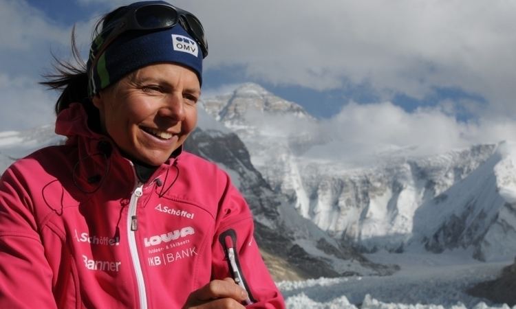 Gerlinde Kaltenbrunner Gerlinde Kaltenbrunner Summits K2 Becomes First Woman to