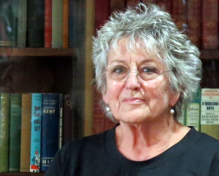 Germaine Greer httpsuploadwikimediaorgwikipediacommonsthu