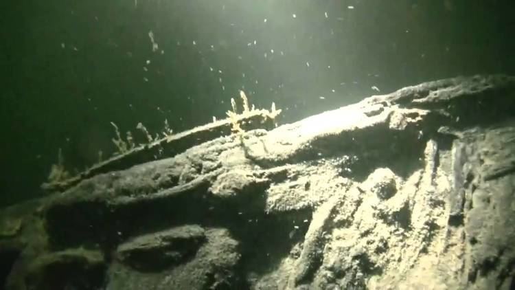 German submarine U-1105 German Uboat U1105 quotPantherquot dive in remarkably clear water YouTube
