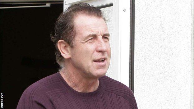 Gerry Armstrong (footballer) BBC Sport Gerry Armstrong steps down from NI Elite
