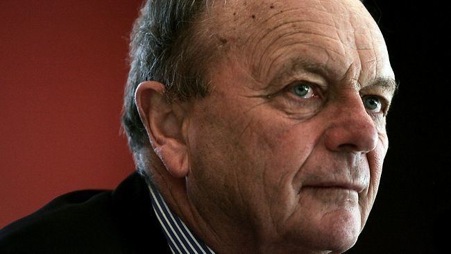 Gerry Harvey Gerry Harvey backs down in online shopping battle Herald Sun