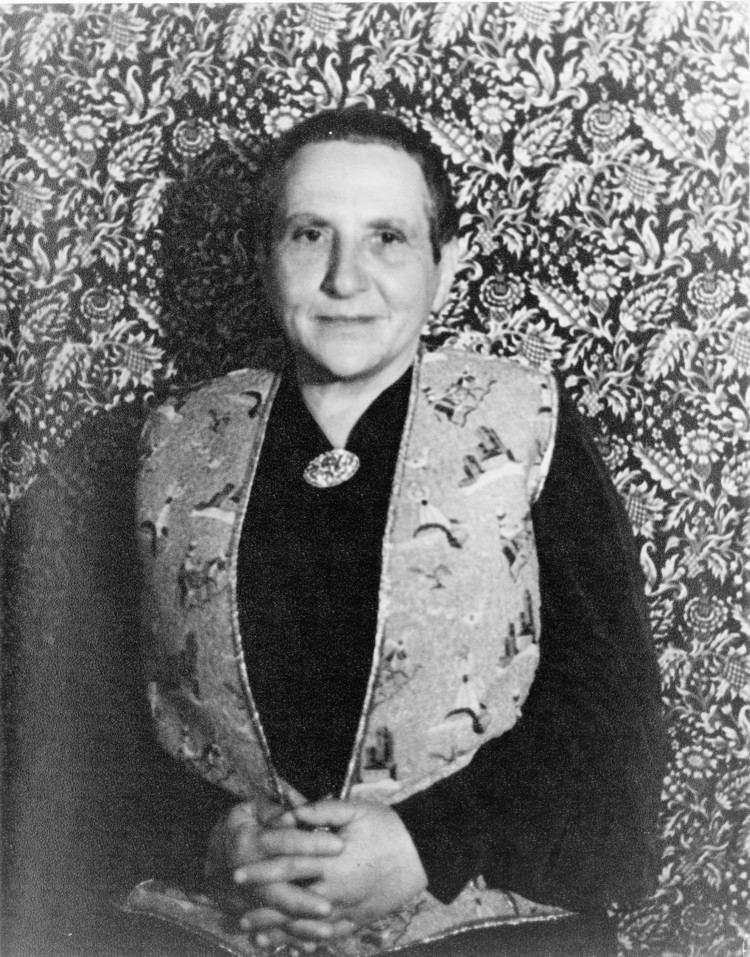 Gertrude Stein httpsuploadwikimediaorgwikipediacommons88