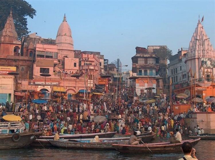 Ghats in Varanasi GANGA AND GHATS IN VARANASI Place of Purification of Sins and