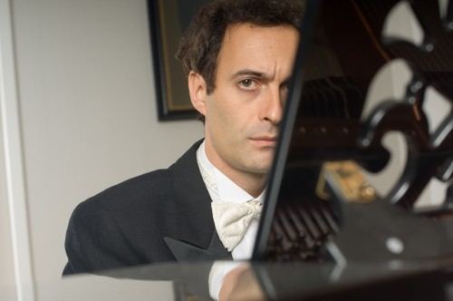 Gianluca Luisi Gianluca Luisi Piano Short Biography